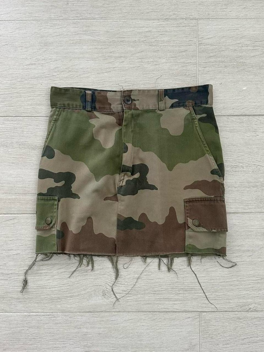 Vintage 2000s camo mini skirt